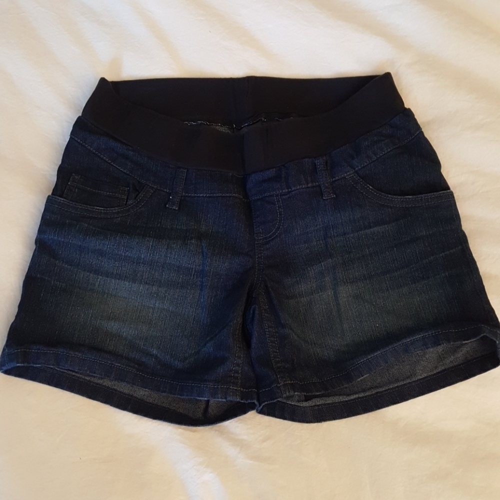 NWOT Maternity Jean Shorts